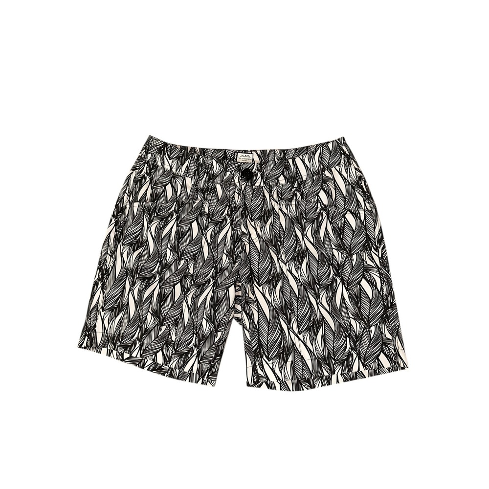 Black & White Leaf Print Women's Shorts